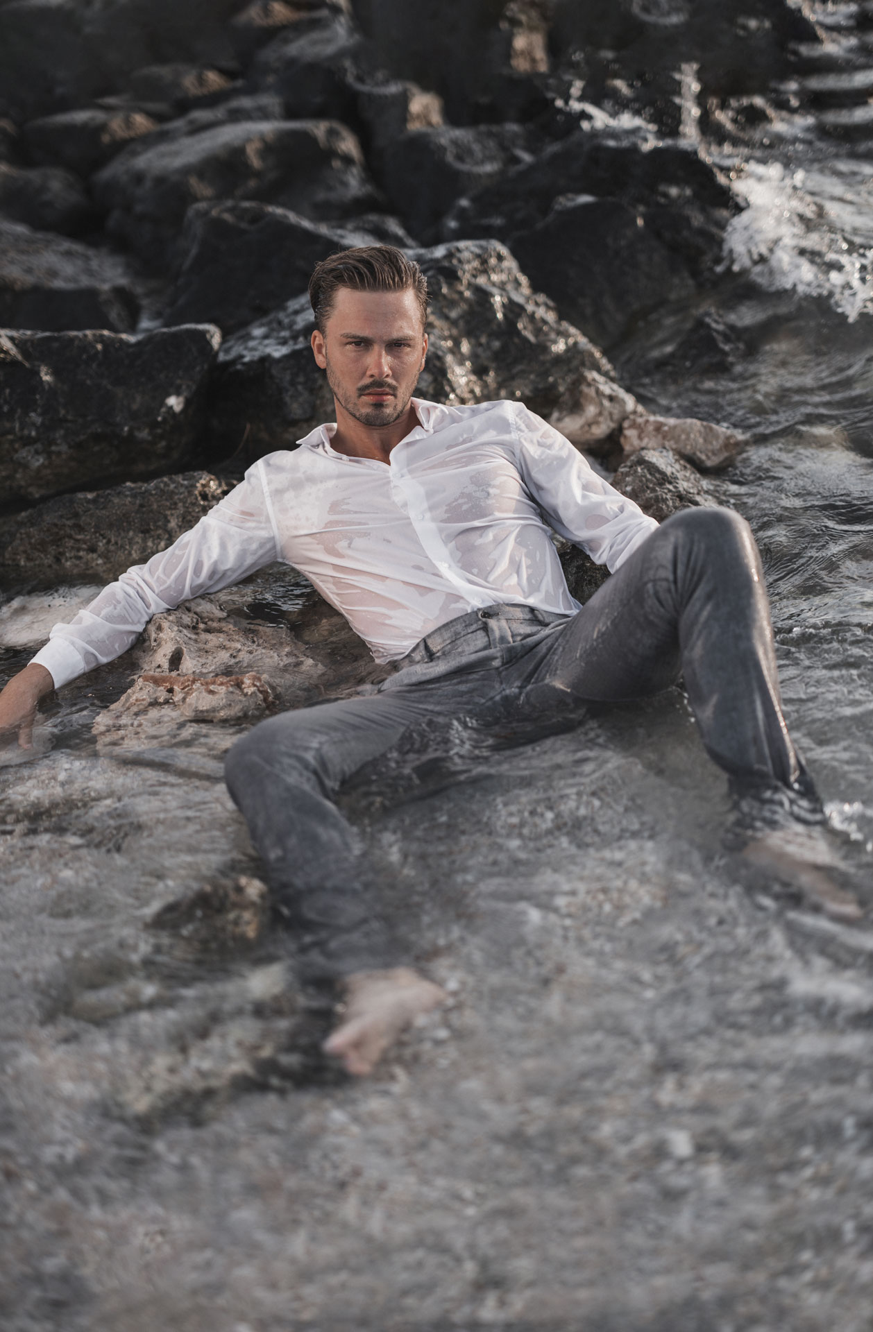 malemodel_David_Wenzel_im_wasser_Fashion_Shooting_und_Fotograf